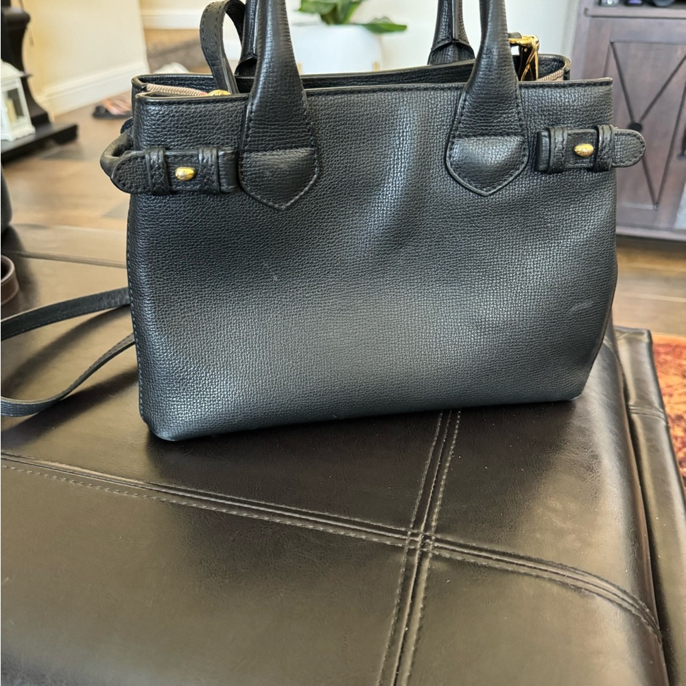 Used Burberry bag. It’s in great condition and 100 percent authentic
